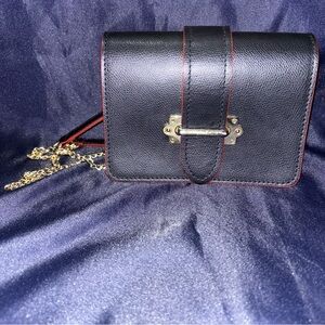 Italian Leather Crossbody Bag – Made in Italy – Black with Gold Chain